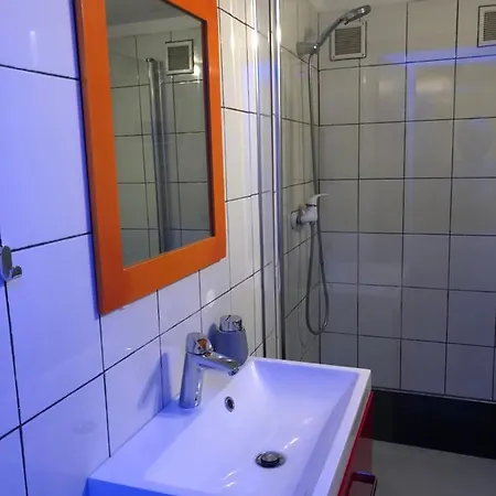 Tanie Blisko Lotniska بوزنان