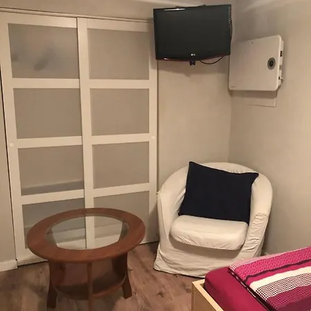 Hostel Tanie Blisko Lotniska