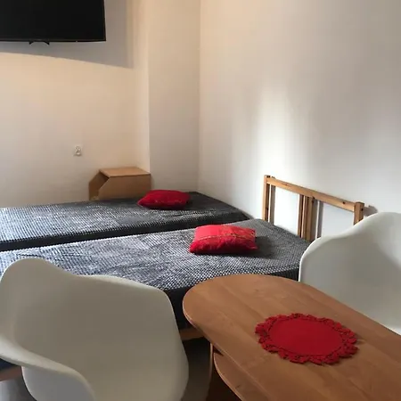 Hostel Tanie Blisko Lotniska Poznan