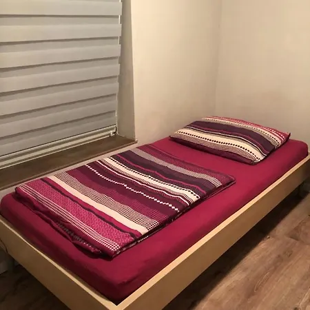 אכסניה Tanie Blisko Lotniska *