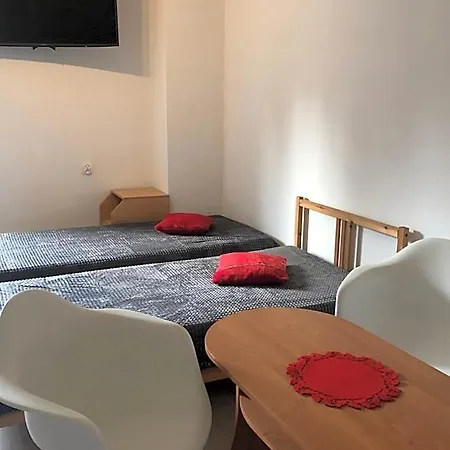 Tanie Blisko Lotniska Hostel