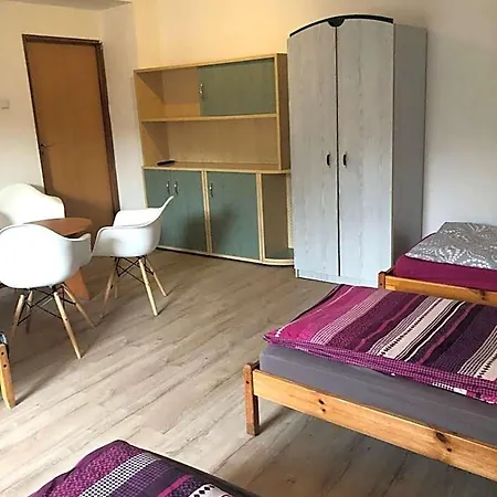Hostel Tanie Blisko Lotniska *