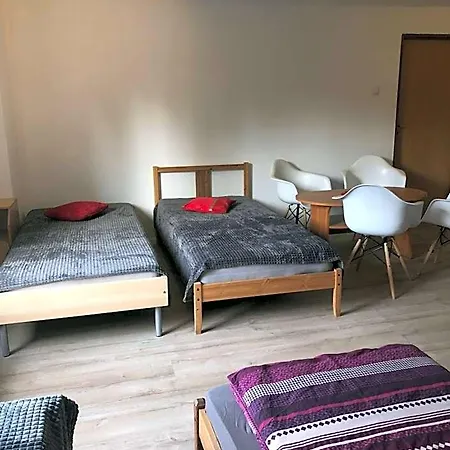 Hostel Tanie Blisko Lotniska *