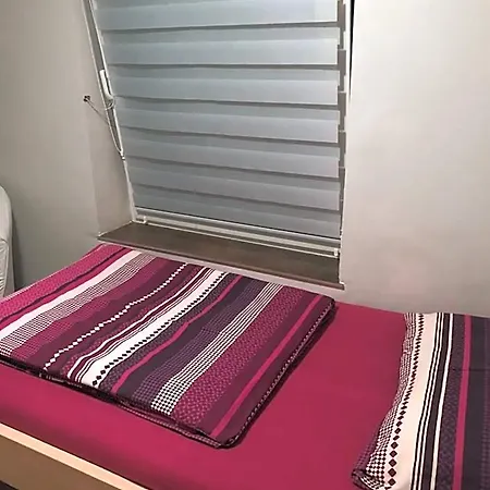 Hostel Tanie Blisko Lotniska *